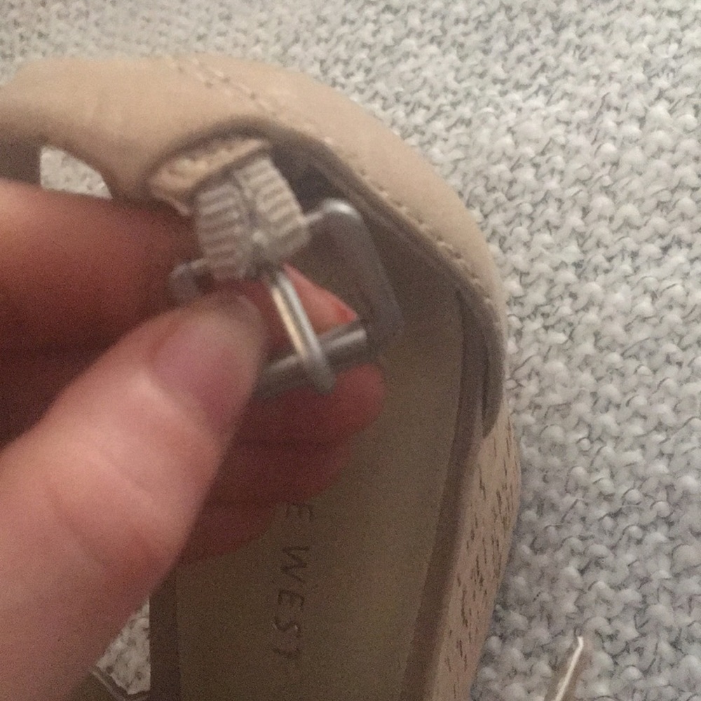NINE WEST - Picture 5 of 6